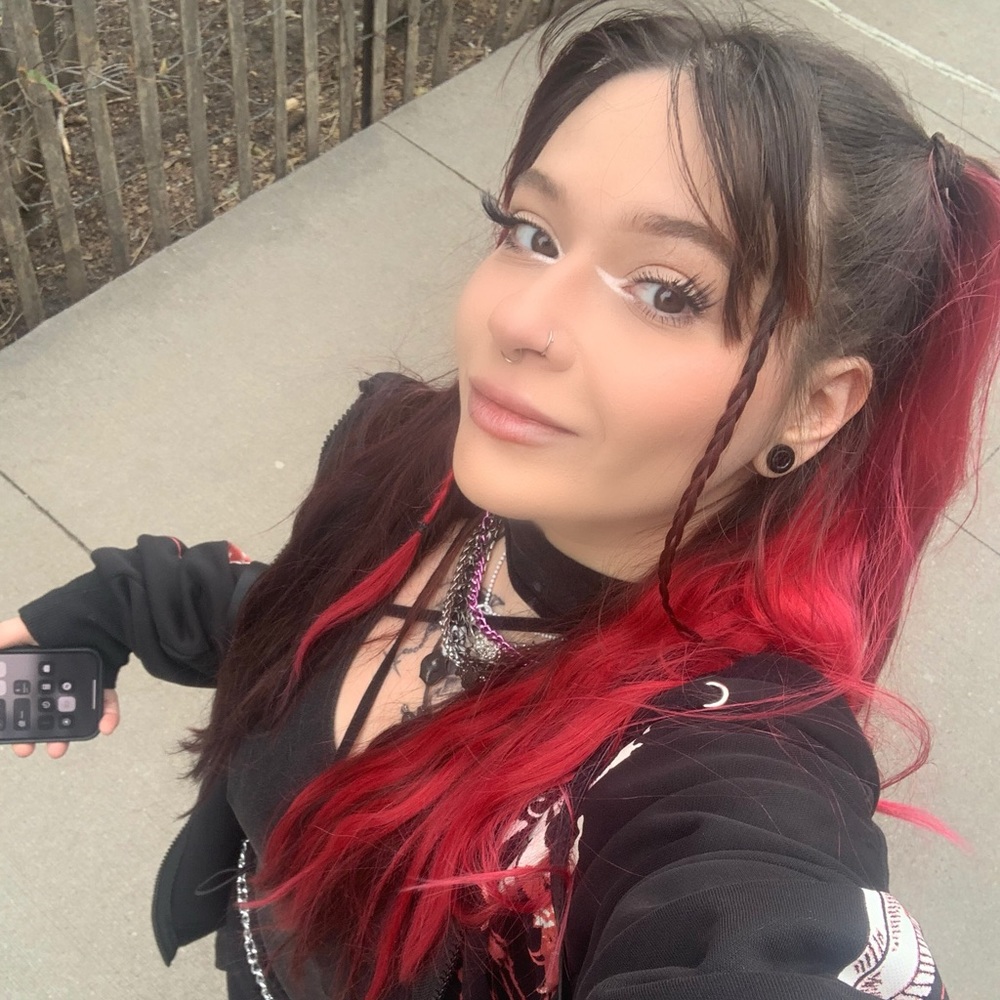 Meet your Posher, Alyssia